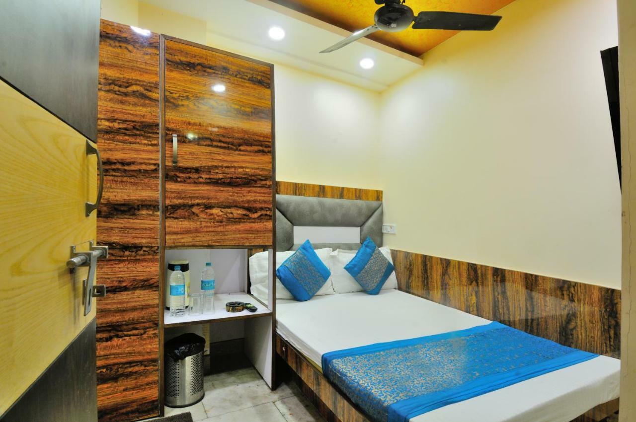 Hotel Lahorimal Deluxe New Delhi Exterior photo